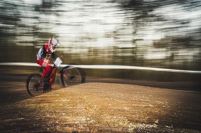VeloccinoPdcst's tweet photo. Zoom zoom zoom we are going to the moon!

#astonhill #astonhillBikePark #ricochet #downhill #cycling https://t.co/rvOJnNlPBQ https://t.co/FeSI1bqiBc
