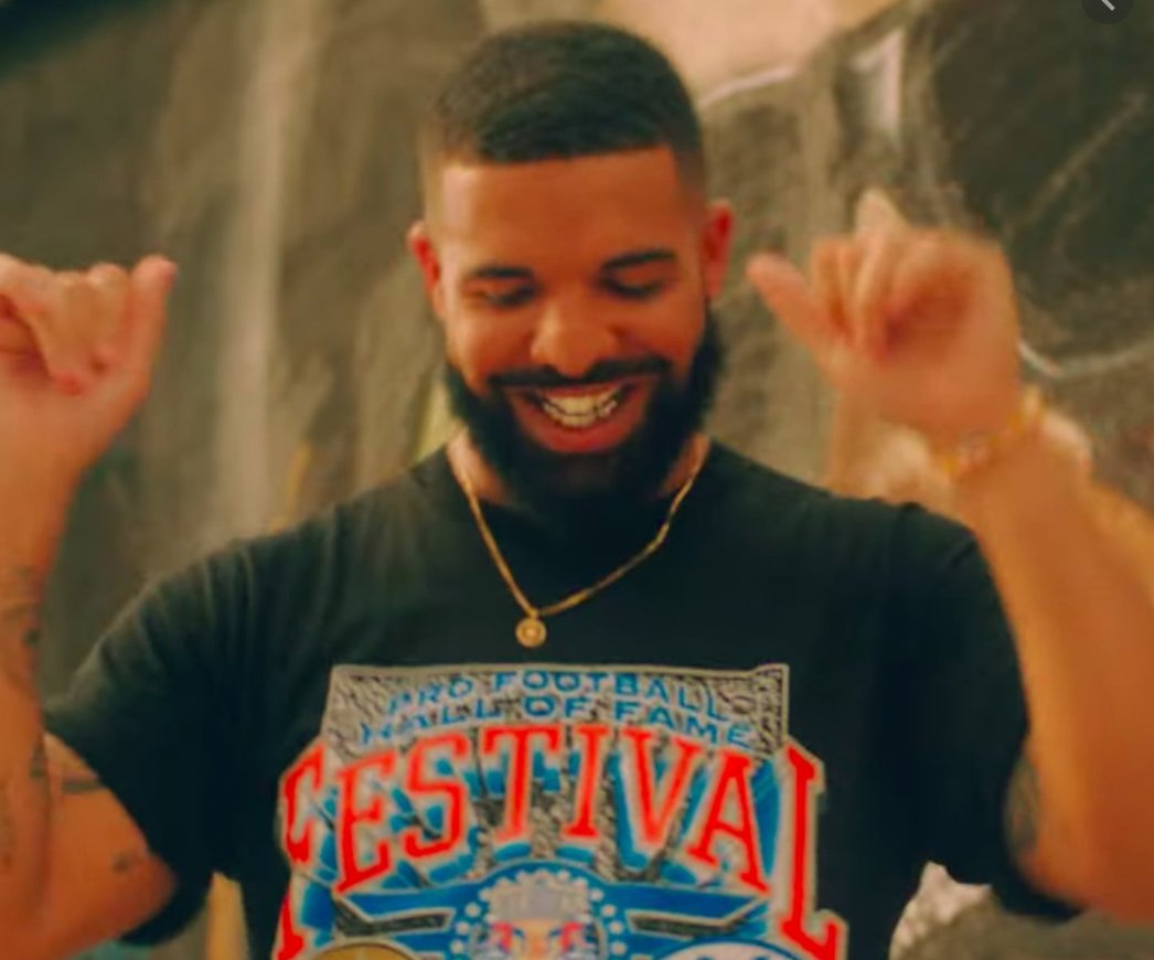 Genius's tweet photo. drake has officially passed the cast of ‘glee’ and now has the most billboard hot 100 hits of all time 🤯🤯
https://t.co/5hPn5t3dyL https://t.co/gcM5i72jsC