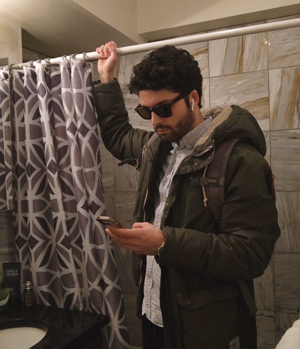 GreekAnalyst's tweet image. “Experts recommend sticking to your daily routine even when working from home”

New Yorkers and Londoners: