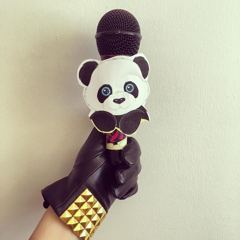 Glockabelle's tweet image. you say pandemic, i say panda-mic. stay tuned for a new series coming to you from my téléphone to yours 🐼😷