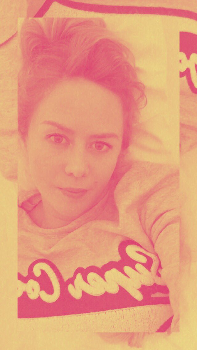 EnoraMofficiel's tweet photo. Bisous à tous les amis ! Courage ! #onestensemble je vous embrasse fort . https://t.co/fsszAGiAml