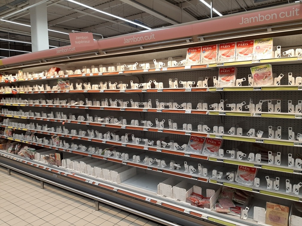 #carrefourLievin
Plus rien en rayon. viande hachée à 14euros le kilo !