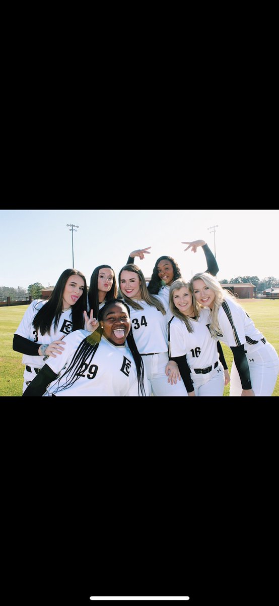 KaileeSwindl's tweet photo. forever one heartbeat💛🖤 #ECforever https://t.co/8avUzjfgsC