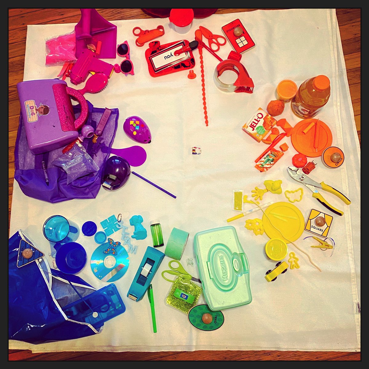 WorkshopCamp's tweet photo. Fun scavenger hunt with kids at home. We read these books &amp; created this #FoundObject #ColorWheel. #SocialDistancing #athomelearning #ROYGBIV #STEAM 
Read our post here: https://t.co/eO0Iji8ctS https://t.co/MdqXMvHOmN