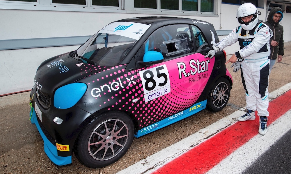 e-racing365 tweet media