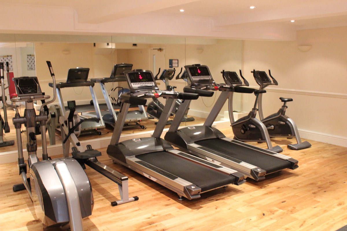 Did you know that we have a gym at The Manor? Available for all guests to use when staying with us... so you don’t have to miss out on your all important mid-week workout 🏋️‍♀️