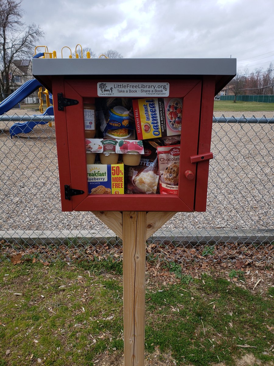 NurseCathyPhD's tweet photo. Love seeing our little free library turn into a ittle free pantry at Port Monmouth ES. Spread the word! Take what you need, give what you can! @oneilatpomo @PoMoPrideMTPS @MTPSpride @MonCtySchNurses https://t.co/M6MmApPYto