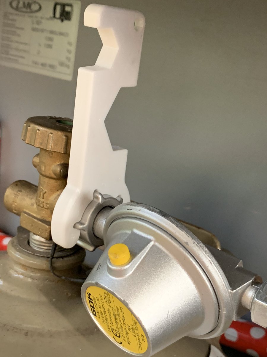 wohnitopia's tweet image. Hier ist ein kleiner Tipp von uns über ein super Mini Tool. Es handelt sich um einen Gasflaschenschlüssel mit einem zusätzlichen 17er und 30er Gabelschlüssel.

wohnitopia.de/2020/03/gasfla…