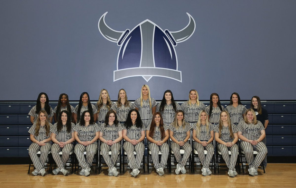 gclvsoftball's tweet photo. We’re all heartbroken about the cancellation of our season. We’re thankful for this amazing group of young ladies and we’re proud to have y’all as members of our #GCLV family. https://t.co/3SygKVt9Bv