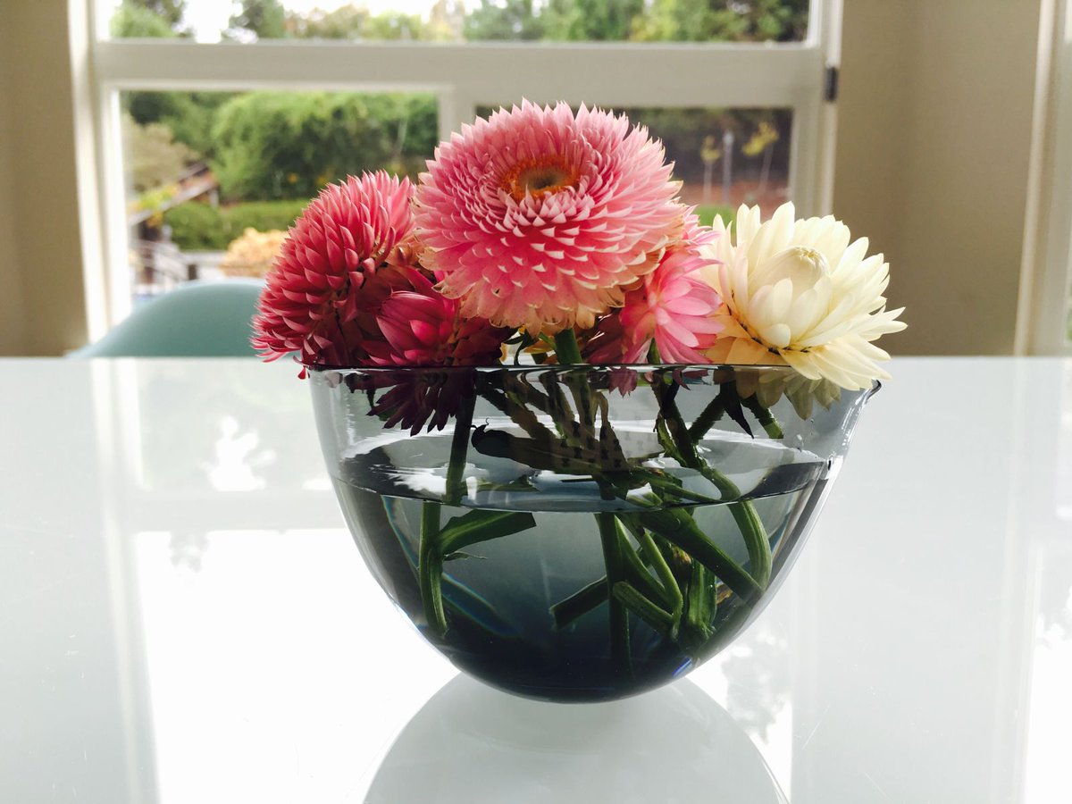 Paris Vase Flower In Hindi