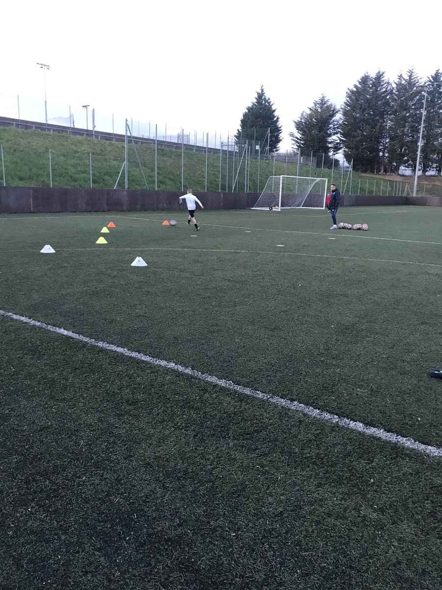 Rooster0708's tweet photo. Missing not being able to play with @NTFC_Academy. But can still practice some ball striking with @LiamONeill10 @RugbyTownFCAca https://t.co/uVPh4Jrkrd