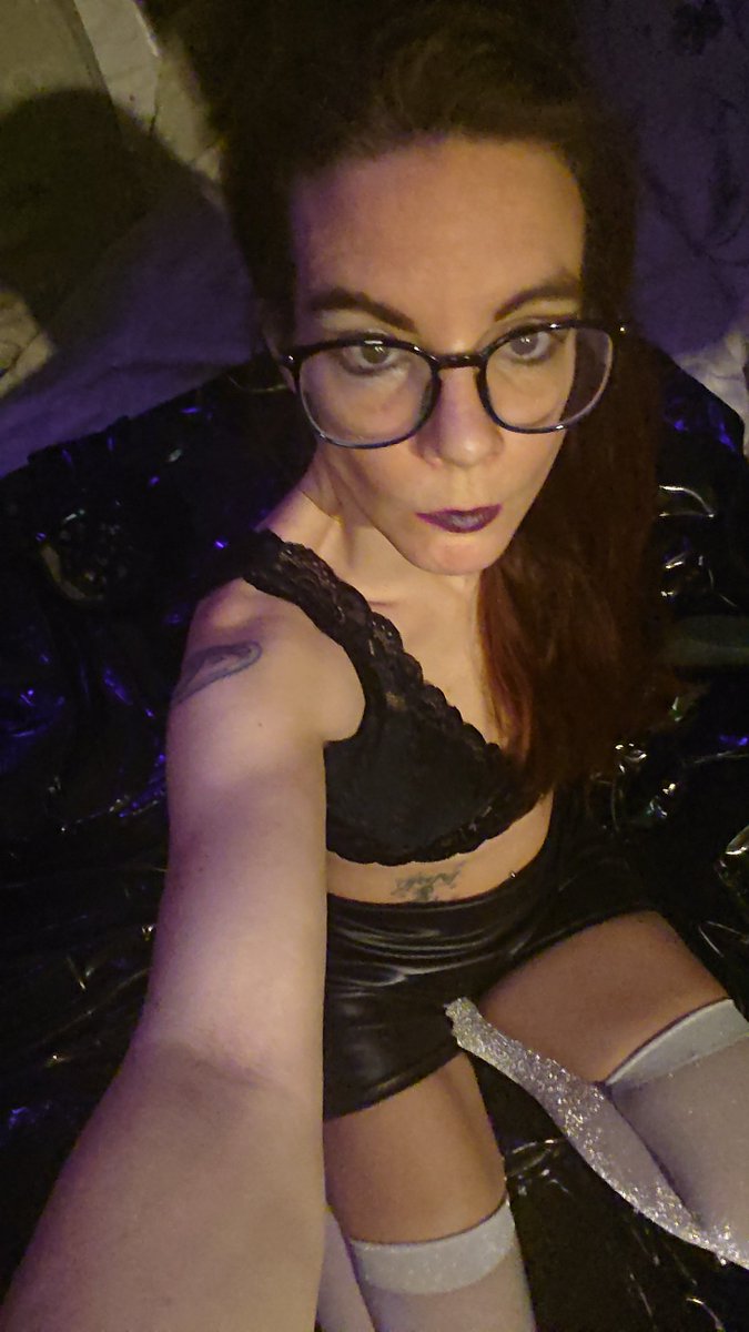 Eva_Lynn_'s tweet photo. Mijn laptop, gaat net op zwart.
Donaties, voor een nieuwe zijn zeer welkom!
🖤🖤🖤
Wil je mij alsjeblieft betalen voor "Nieuwe laptop" via
https://t.co/I5Uw1kjTth
#RT #moneyslave #geldslaaf #paypiggy #bdsm #donatie #help #Mrs #Meesteres #Dutch #DutchQueen https://t.co/GnSnYQAerP