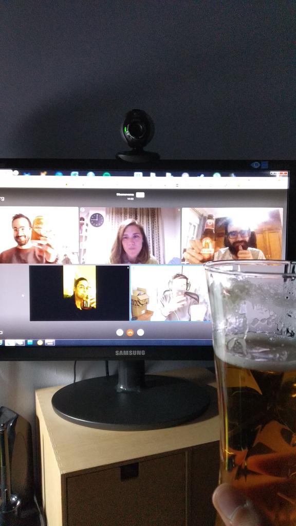 De cibercervezas #YoMeQuedariaEnCasa