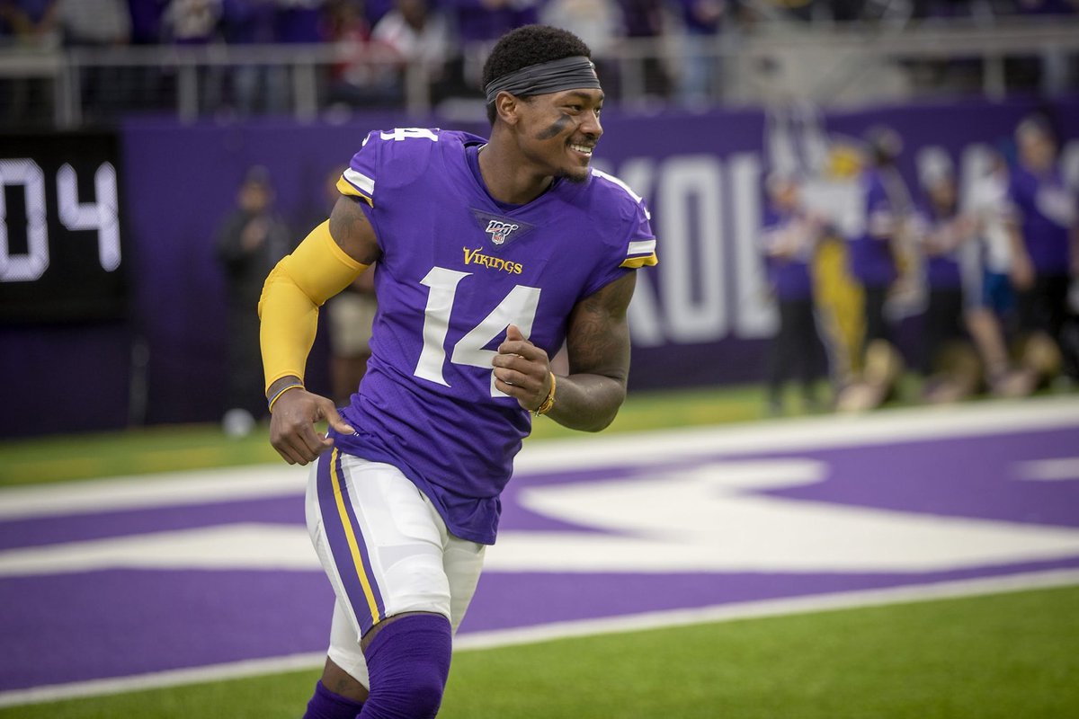 SkolMemes's tweet image. Everyone change their profile pic to Stefon Diggs in a Vikings uniform to let him know we love him @stefondiggs