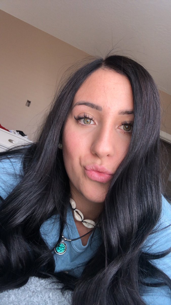 presleebelle's tweet image. ;)