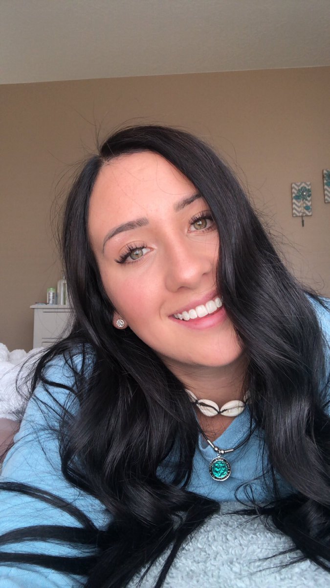 presleebelle's tweet image. ;)