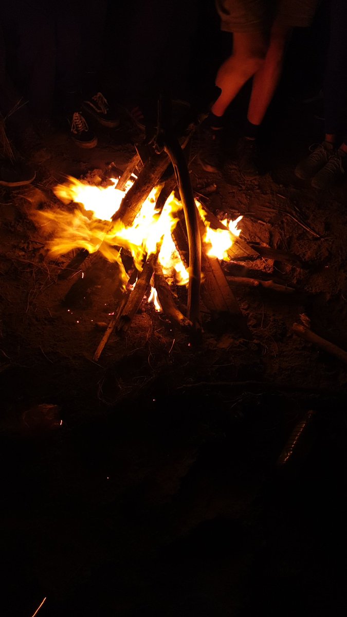 Spartaesu's tweet photo. Last evening of Explorers for us due to #covid19uk.. so what better way than to go to the beach and make fire, sing songs and chat @axescouts  @AxeExplorers https://t.co/oCifPhZE4q