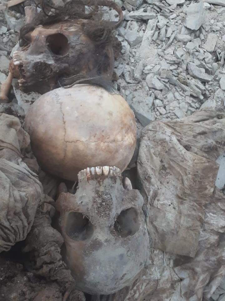 ShahzadBaloch_'s tweet photo. This mass grave was found in Parom, #Panjgur in July 2018. That wasn’t the first mass grave which discovered in #Balochistan. In 2014 we found mass graves in Tutak, Khuzdar. Unfortunately investigations are still pending for all these incidents. @hrw 
#MassGravesInBalochistan https://t.co/jzh6P8StSD