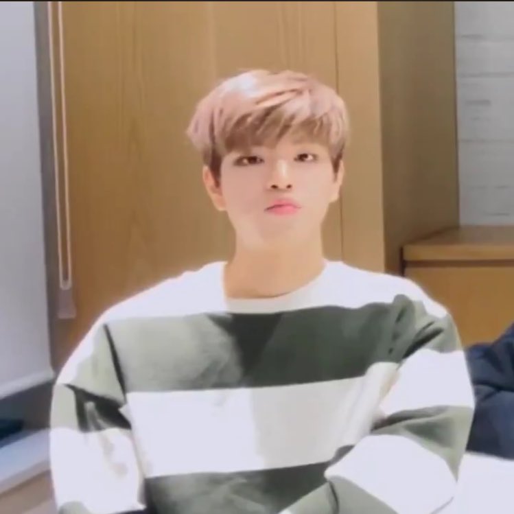 — 200316  ↳ day 76 of 366 [♡]; dear seungmin, i saw that today you went live with the others from the 00 liners but sadly i was asleep when all this happened, but i was so glad to see you being healthy and happy, that is all what matters, stay safe and i love you so much
