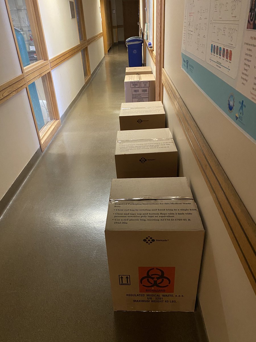 soph_melvin's tweet photo. Goodnight lab room
Goodnight hood of fume
Goodnight old noisy pump of vacuum
Goodnight waste jar, goodnight FTIR
Goodnight purple gloves &amp; goodnight bright lights above
Goodnight rolling chair, goodnight indole air
Goodnight chemists everywhere!
#RemoteChem @RealTimeChem https://t.co/yOF2FXvNMp