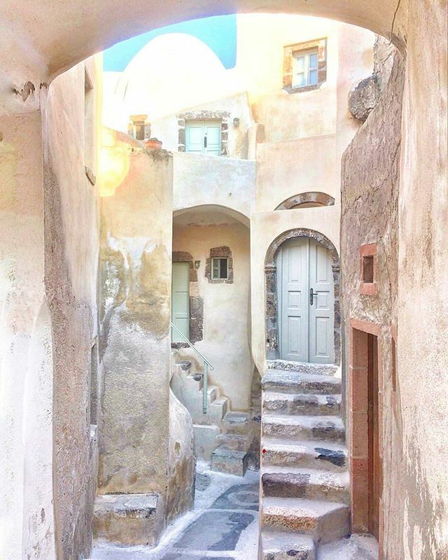 SantoSecrets's tweet image. Better days are coming and we&apos;ll be exploring the beautiful #santorinivillages together 💪🤗
#santorinisecrets #lovesantorini #visitsantorini #exploresantorini #beautifulsantorini #thira #destinationsantorini #instasantorini #emporeio #villagesofsantor… ift.tt/38V3yuX