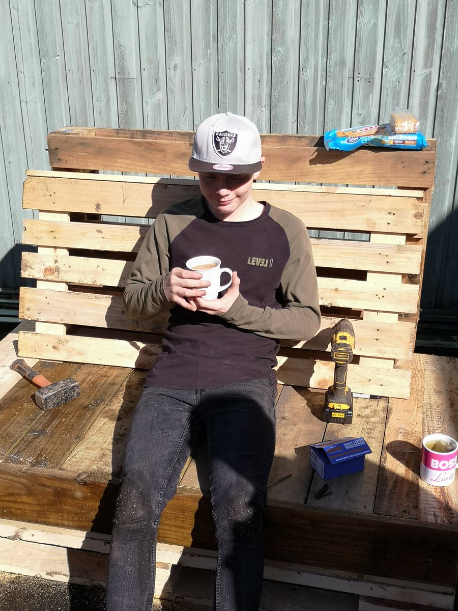 EFLC_EVE's tweet photo. Check out Jordan... Sat on his work of art...a garden seating area made out of pallets!  Awesome work Jordan! 👍 https://t.co/DlZyRFKR4c