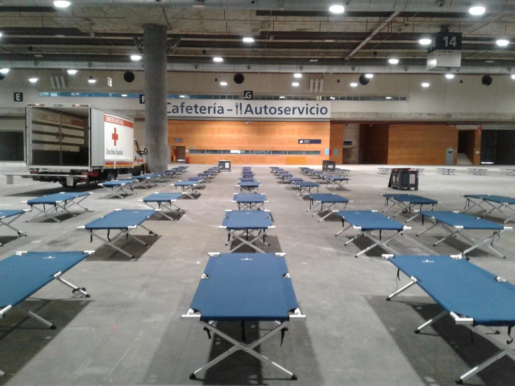 #MADRID Se habilitan 150 plazas en #IFEMA para personas sin hogar asintomáticas
Los que presenten síntomas se trasladarán a centros específicos de aislamiento para su cuidado
Las personas sin hogar son extremadamente vulnerables y necesitan nuestra protección