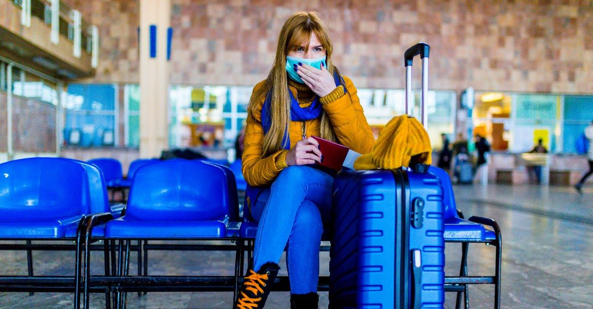 Even during the COVID-19 pandemic, some people have no choice but to travel. How can you stay healthy traveling during a viral outbreak? buff.ly/3aROgse
