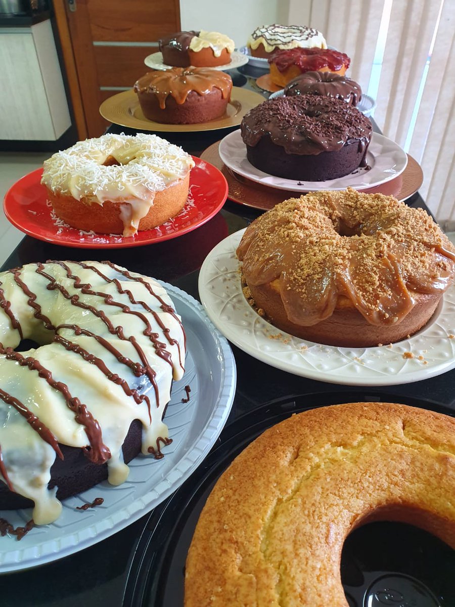 daniellemarota's tweet photo. Aprenda a fazer bolos caseiro pra vender e aumente a sua renda, a apostila de bolos caseiros da vovó. Receitas da Marrara Bortoloti esta com promoção para os 100 primeiros que comprarem a apostila de R$:97,00 por R$:49,90 ou 05x de 10,74 NO CARTÃO https://t.co/p8MpqUnVim