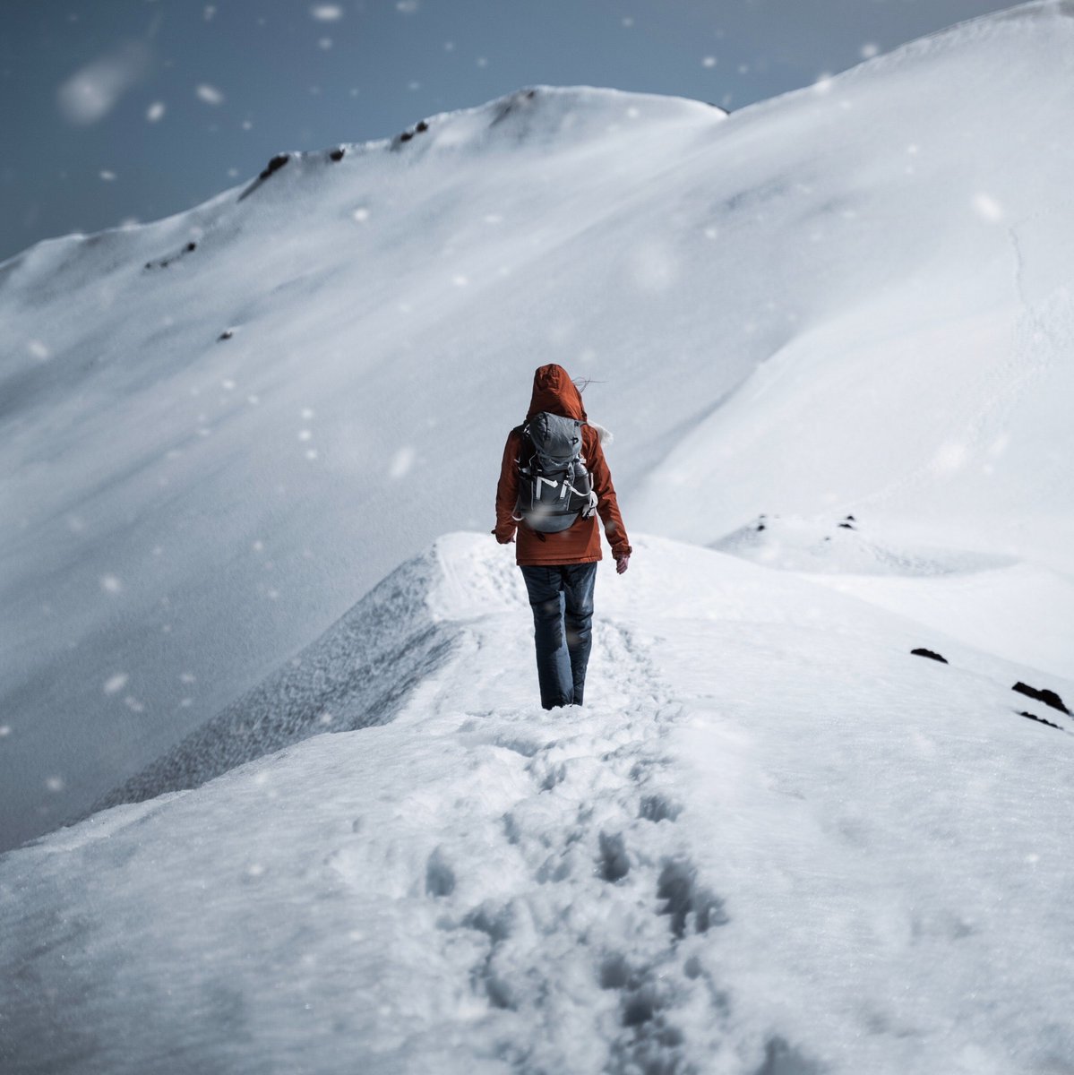shopsilverlight's tweet photo. If you ever need snow to hydrate yourself then first melt it then drink. Eating snow directly will burn more energy. #explore #hiking #hikingadventures #hikingtrail #hikingculture #ventureout #mountainhiking #hikingmountains #hikingheart #hikingpath https://t.co/UUhDl1jaKl