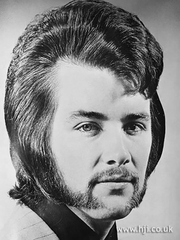 SWManor's tweet photo. Considering a new look.  But it's so difficult deciding which to choose.  #Sixties #hair https://t.co/FEo4tKs8ft