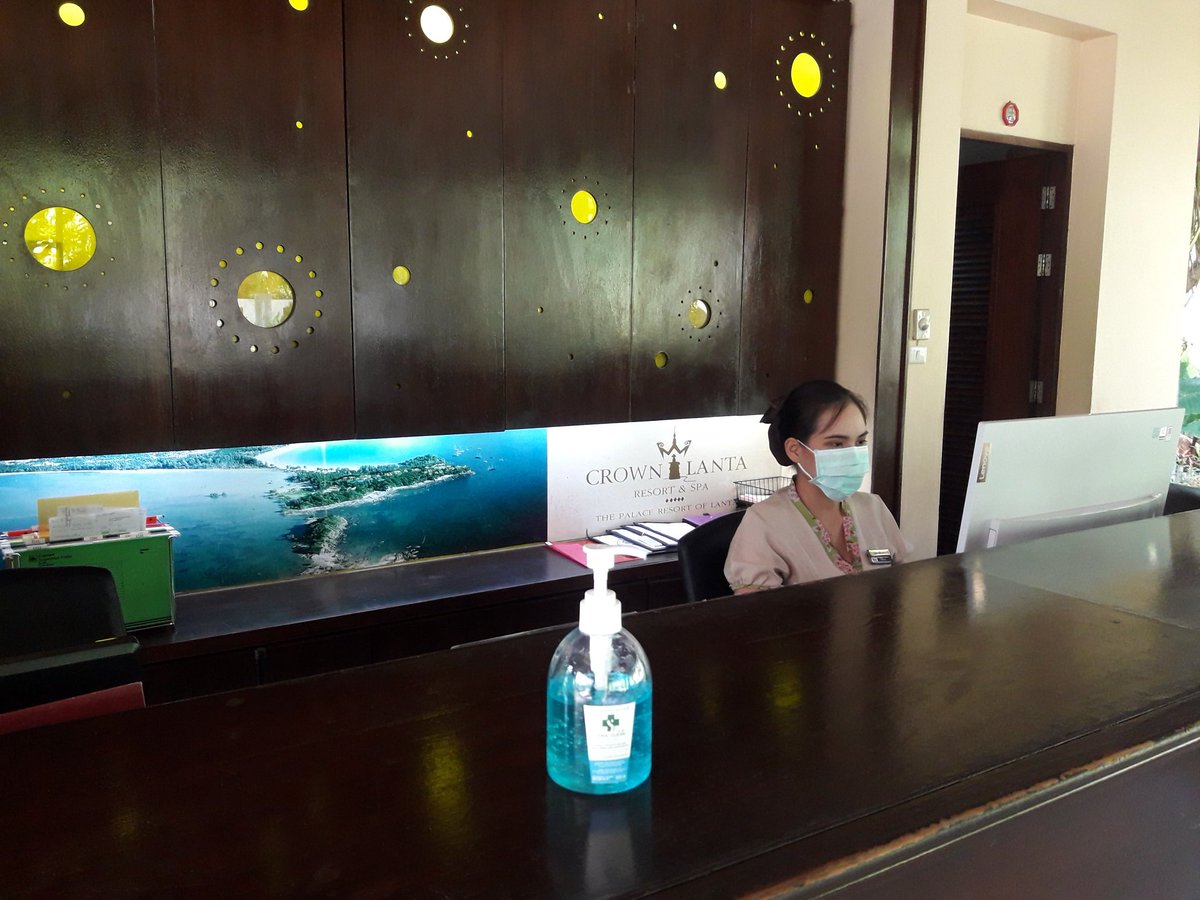 CrownLantaResor's tweet photo. G o o d  M o r n i n g🌞T u e s d a y

Our front-desk team clean up every area fighting with COVID-19

✅ Crown Lanta Resort and Spa
📞 Call us (+66) 075 626 999
⌨️ Email us: rsvn@crownlanta.com or info@crownlanta.com
📬 Inbox https://t.co/diAtjwQi4R Lanta resort
・・・ https://t.co/3BZUF8Pks7