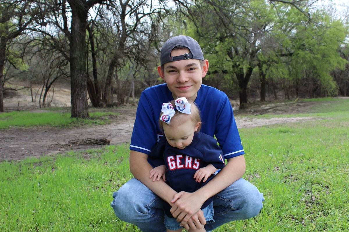 ashleybelislee's tweet image. posted this everywhere... but counting down to graduation if we ever get to that point... #seniormonday