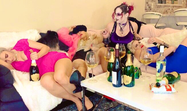 HollyMeowy's tweet photo. Enjoy ur #staycation #quarantine by tuning in tomorrow 4
The Real House Wives of
Slam Town π
on @AXSTV @AXSTVWrestling
@IMPACTWRESTLING
#StPatricksDay π
@TheTayaValkyrie
@WeAreRosemary
@Heatherisme & me @hollymeowy
#realhousewivesofslamtowm
#impactwrestling #asxtv π₯ https://t.co/xrC9GR6Ew9
