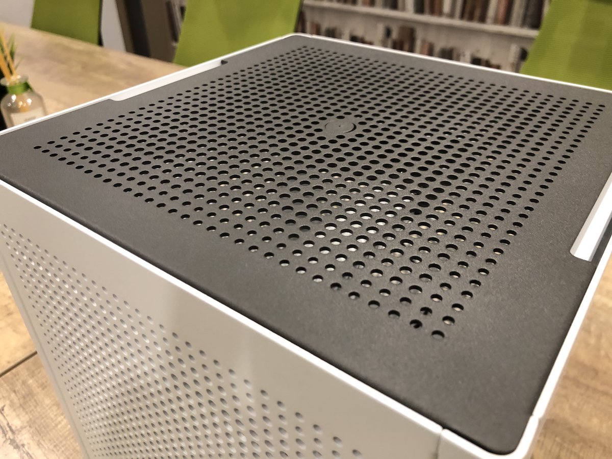 nouvolo_tech's tweet photo. Nouvolo Borg๐ง- Mix & match your top panel, available in Matte Black, Metallic Grey & Frost White๐จ. #nouvoloborg #cubepc #sffpc #minimalist https://t.co/iKzLRU0Z6R