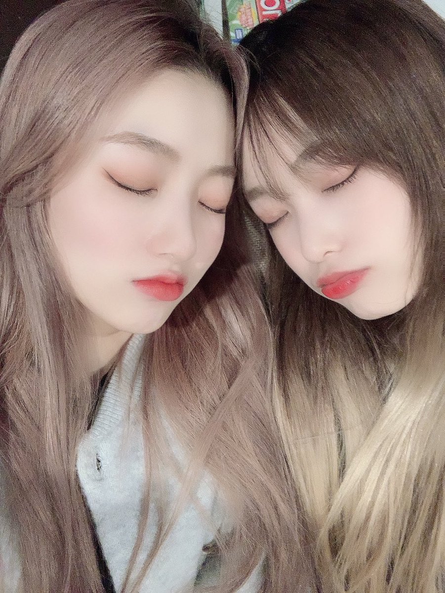 doeulgi's tweet photo. 🐰🐰🐰❤️❤️❤️❤️ https://t.co/JgROZA2wZc