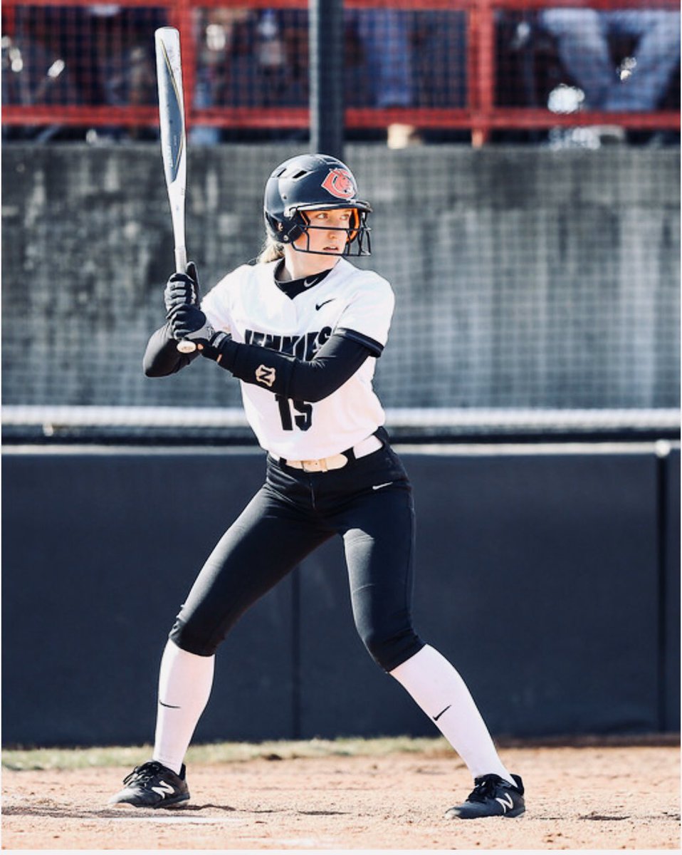 brie_murray5's tweet photo. I miss softball. https://t.co/d7aLT3uPoA
