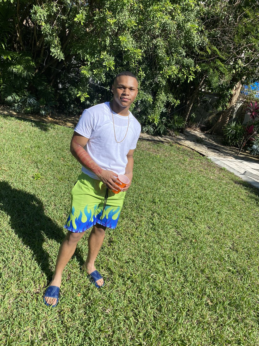 InfamousQua's tweet photo. #springbreakmiami2020 https://t.co/hhOELl4T1F