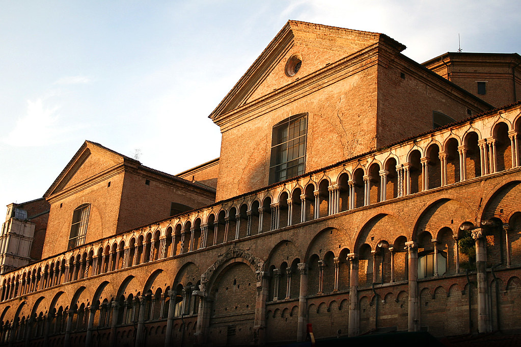 The city had a permanent health authority, "Congregazione della Sanità", consisting of the Papal legate, noblemen, physicians, the apothecary of city hospital and eight gentlemen ”Gentiluomini” born in Ferrara, and an expert in foreign countries, borders, plague and trade.