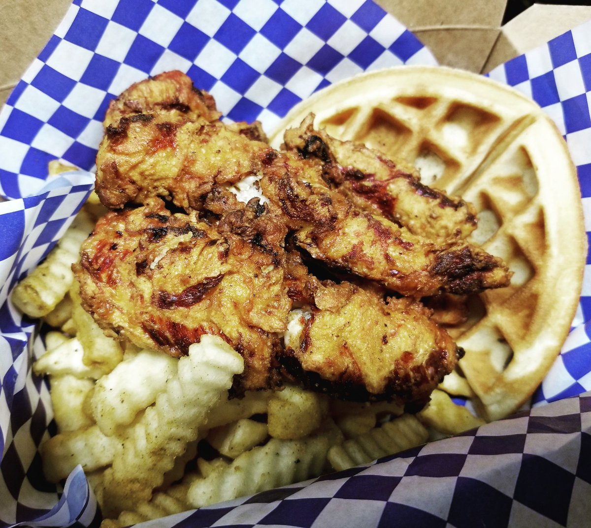 #LonghornChicken #friedchicken #HalalChicken #Halal #pulledporksandwich #chickentenders #smokedfriedchicken #chickenwings #buffalowings #BBQwings #hotwings #chickenstrips #spicychicken #spicy #mashedpotatoes #chickenbiscuit #chickentenders #fries #macandcheese