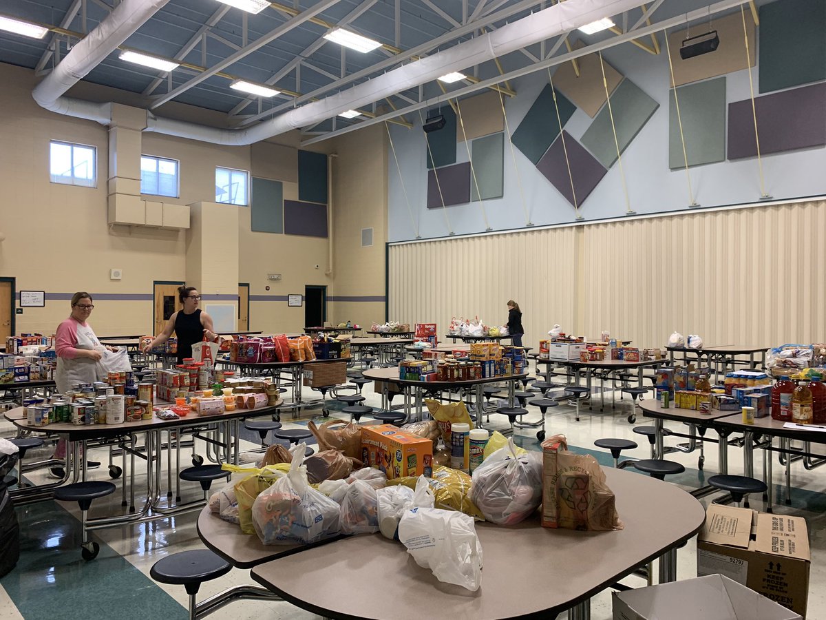 MeghanMoss15's tweet photo. @DrBryanJohnson @hamcoschools Agreed! Thankful for a community that cares this much for students and families. https://t.co/qSgmbOzbJW