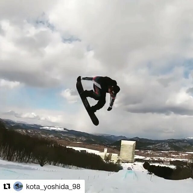 comeridewithus's tweet photo. .
#TOPtoBOTTOM 👏👏👏👏👏👏
.

#Repost @kota_yoshida_98 with @get_repost
・・・
安比高原スキー場のパークから⚡️
『一発撮りのトップトゥボトム 』（take2）🕶 @head_snowboards 
@headsbjapan 
#headsnowboards 
#ridehead https://t.co/qZzEaBhHCU https://t.co/JuRfPBM4Qv