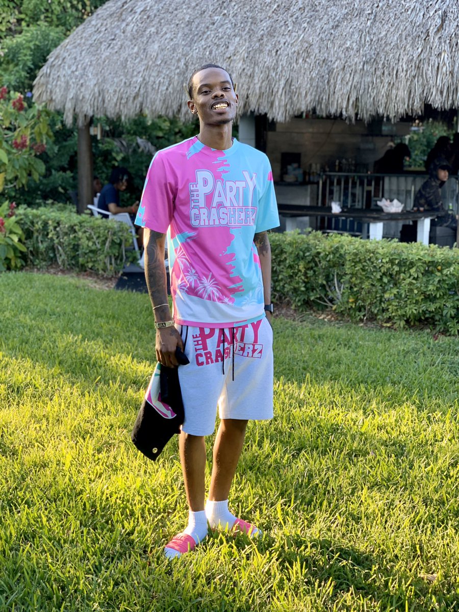 1SnkrBoxx's tweet photo. #NBAPoolParty Was Lπ₯Iπ₯Tπ₯T https://t.co/B6DJPo76jJ