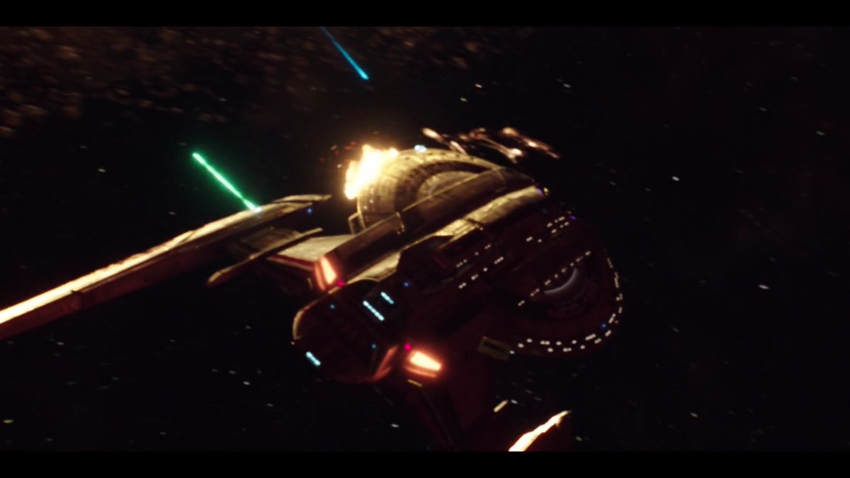 SWComment's tweet photo. At some point Trek moved from depicting phasers as continuous beams towards Star Wars style bolts. Even though STD is literally sandwiched between two episodes of TOS, where phasers are firmly in the continuous beam camp, it completely goes Wars over Trek in it's style. #STDFacts https://t.co/Huh8qexvW5