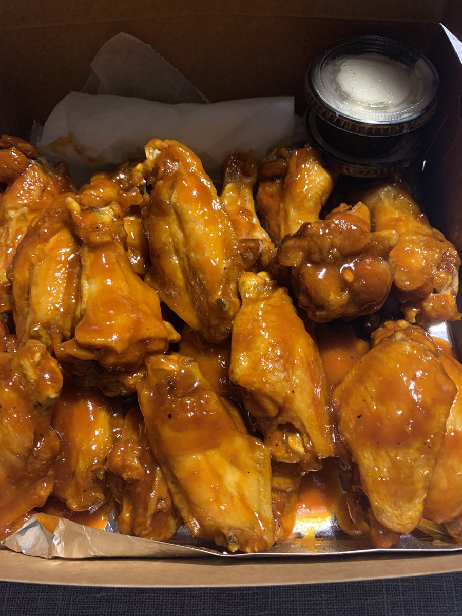 tkauf33's tweet photo. Hey @JoshAllenQB, how much do you miss these Honey Butter BBQ wings from @BarBillTavern ? #GoBills  #yumyumyum #winglife https://t.co/Qncj9zF6zB