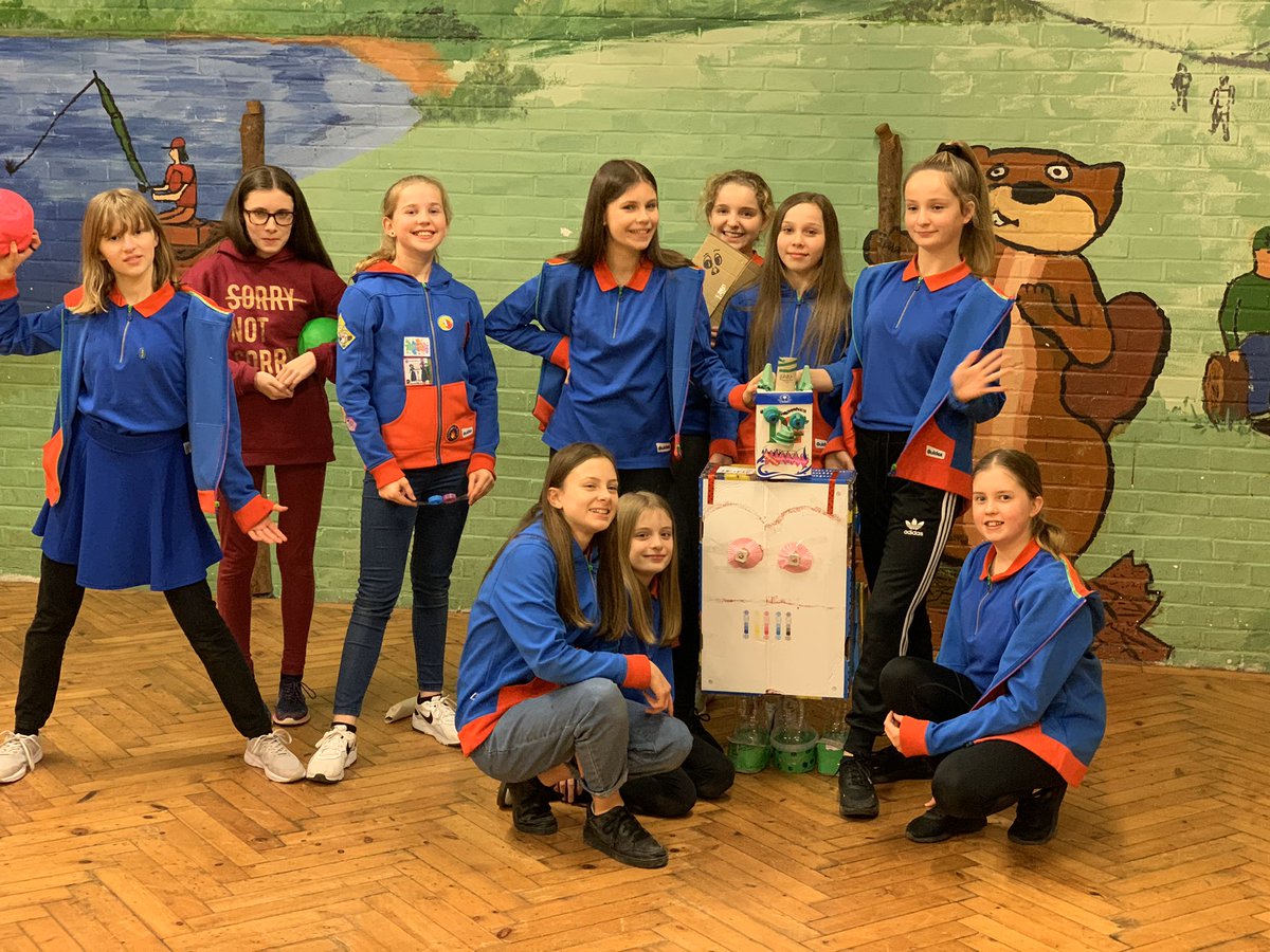 This evening was our last for a while but the Girls had a fabulous time with this activity. We recycled, created and laughed hard building our very own Unit Beast! <a href="/GGWarwickshire/">GirlguidingWarks</a> <a href="/GirlguidingMids/">Girlguiding Midlands</a> <a href="/Girlguiding/">Girlguiding</a> #forthegirl #guiding #girltime