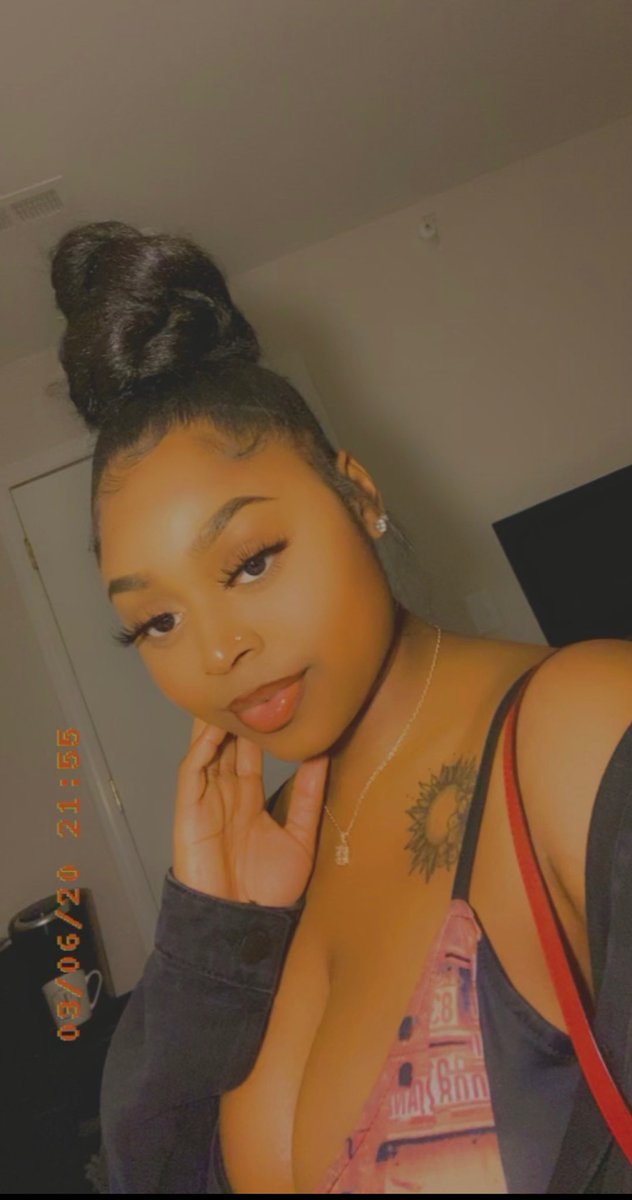 HourOnyx's tweet photo. KeAira Jones
@shucks__ 
•Co-host 🎙 
•Criminal justice major ⚖️
•Fun🎊, relaxed💆🏾‍♀️, &amp; intelligent📊 https://t.co/2OvPKvSO01