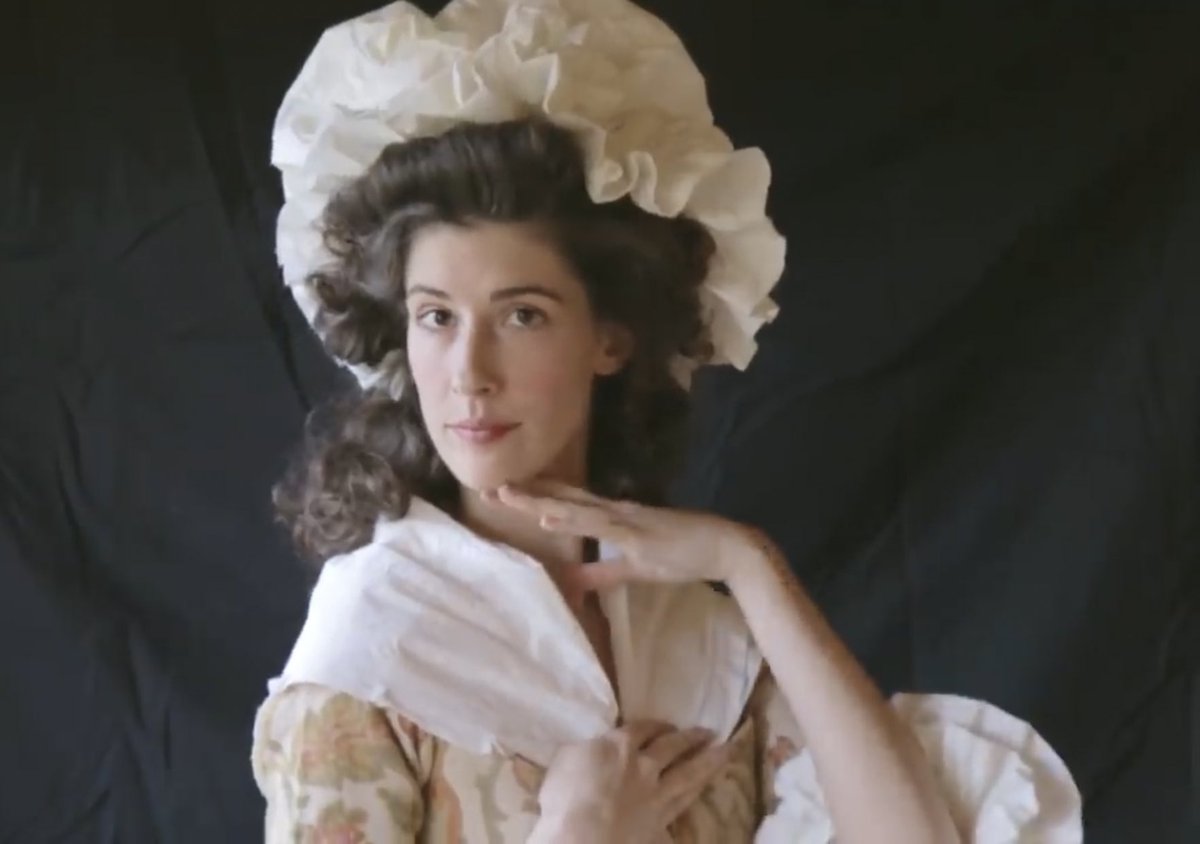 WorldhopperVive's tweet photo. When you want to show off your wealth, you can absolutely make an outfit out of toilet paper. #MemeMom https://t.co/EZCtgZs5TB