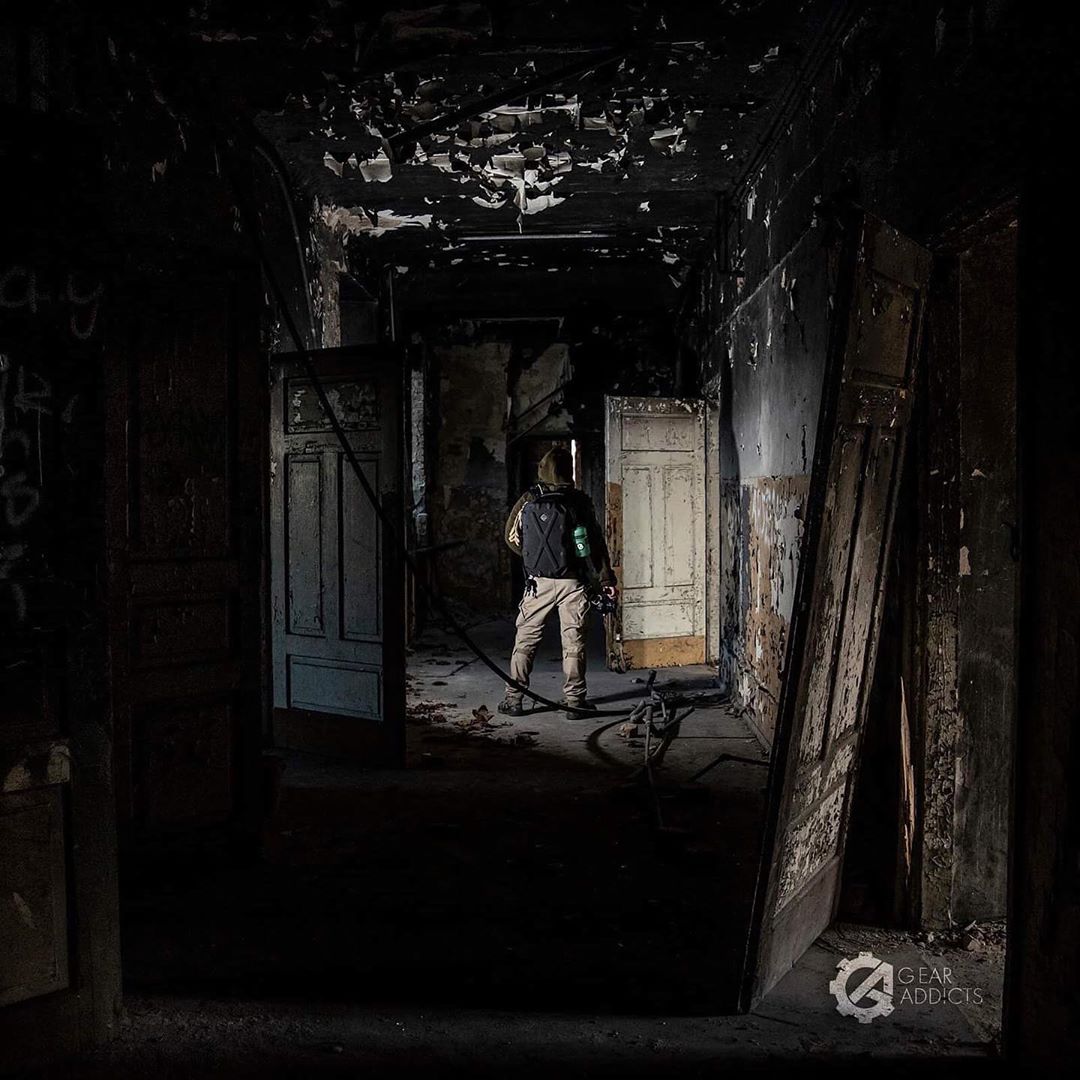 hazard4's tweet photo. “Take only photographs, leave only footprints”
Our Pillbox™ optics shell-pack taken to explore abandoned places. Photo by: https://t.co/MLOZgT3kuk
#hazard4 #urbanexploration #adventurephotography #offgrid #tacticalgear #preppers #outdoorpacks #backpacking #thelastofus https://t.co/AMn5SqJwCp