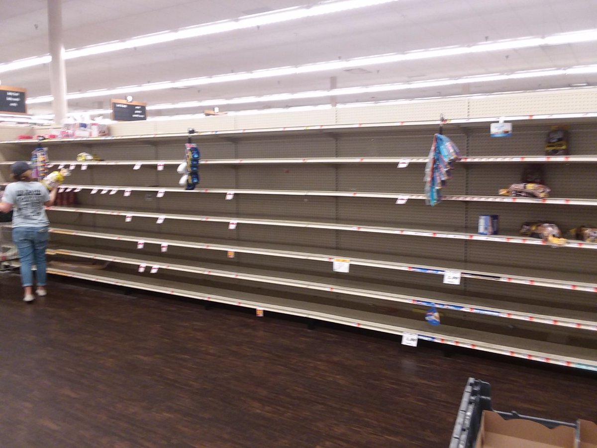 bohemianmuse727's tweet image. 2/By comparison, ramen aisle in above pic looking better than bread aisle.
#COVID19 
#ShelterInPlace 
#LearnToBakeBread
#NOLA